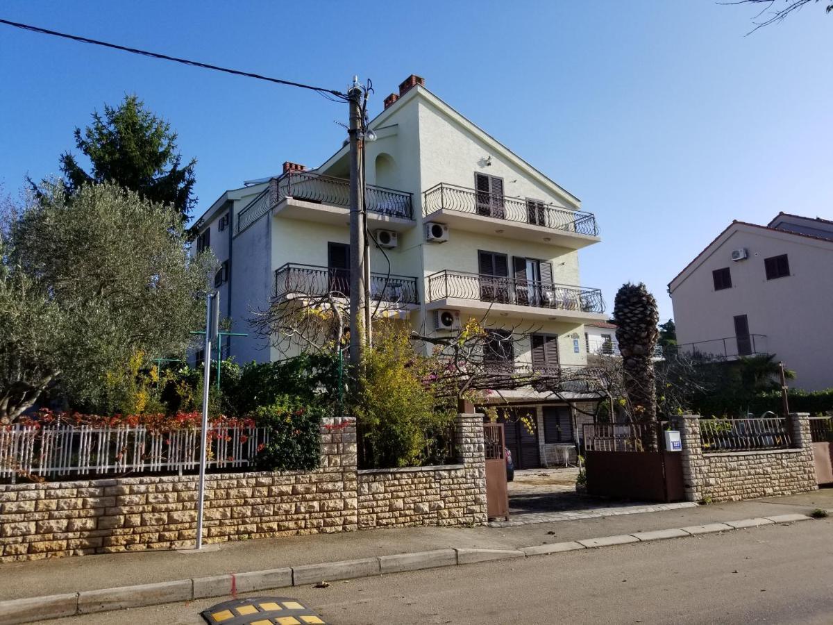 Danyja Apartments Sveti Filip i Jakov Exterior photo